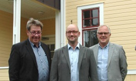 Anders Franck tackas av nye vd Andreas Garp och Arnfinn Fredriksson
