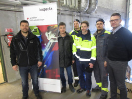 Tobias Kunderman och Roger Sellgren, distriktschef för Inspecta tillsammans med en delegation från Sandvik Wire